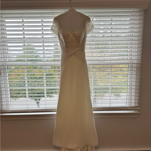 Never worn, 2014 Lamas Pronovias wedding dress in Off White, sz 38 - Picture 3 of 8